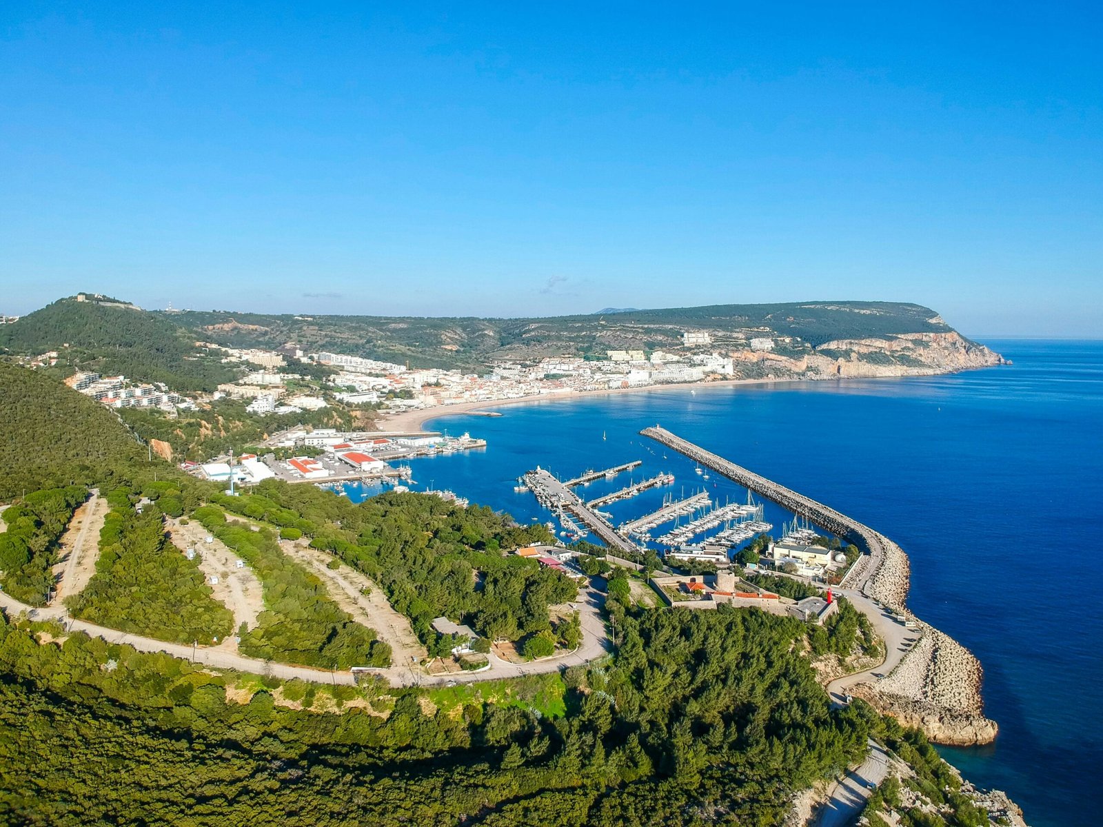 10 Incríveis Pontos Turísticos em Portugal Que Você Precisa Conhecer